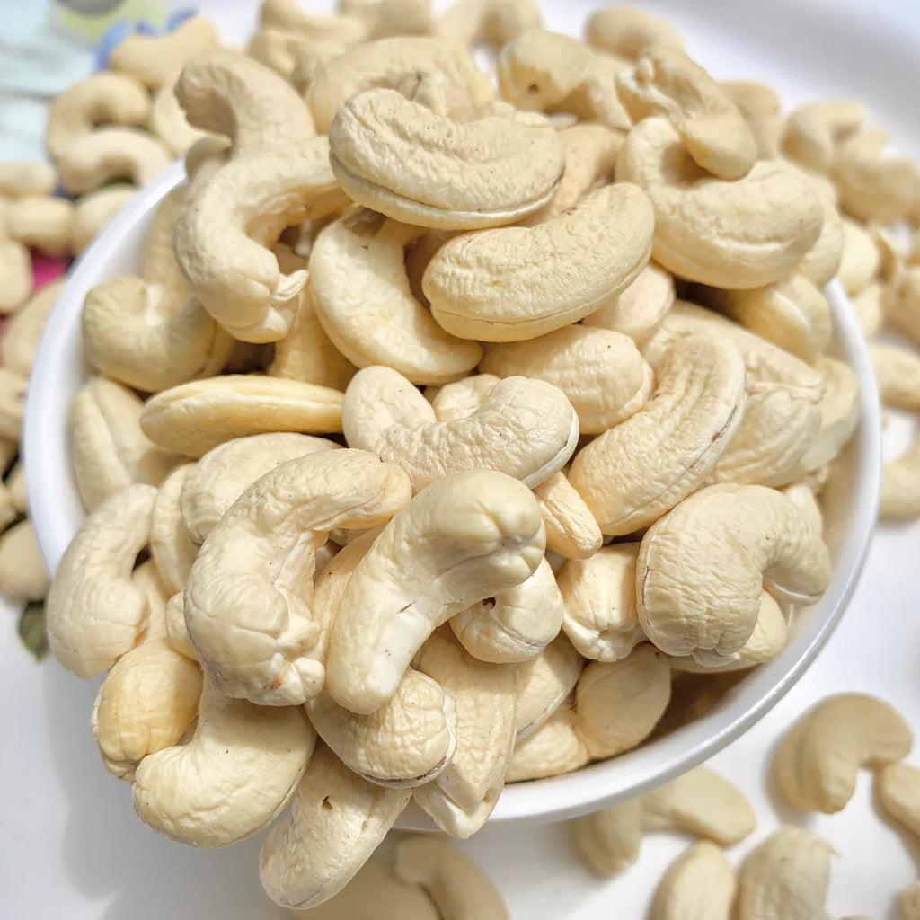 Natural Cashew Nuts (kaju)